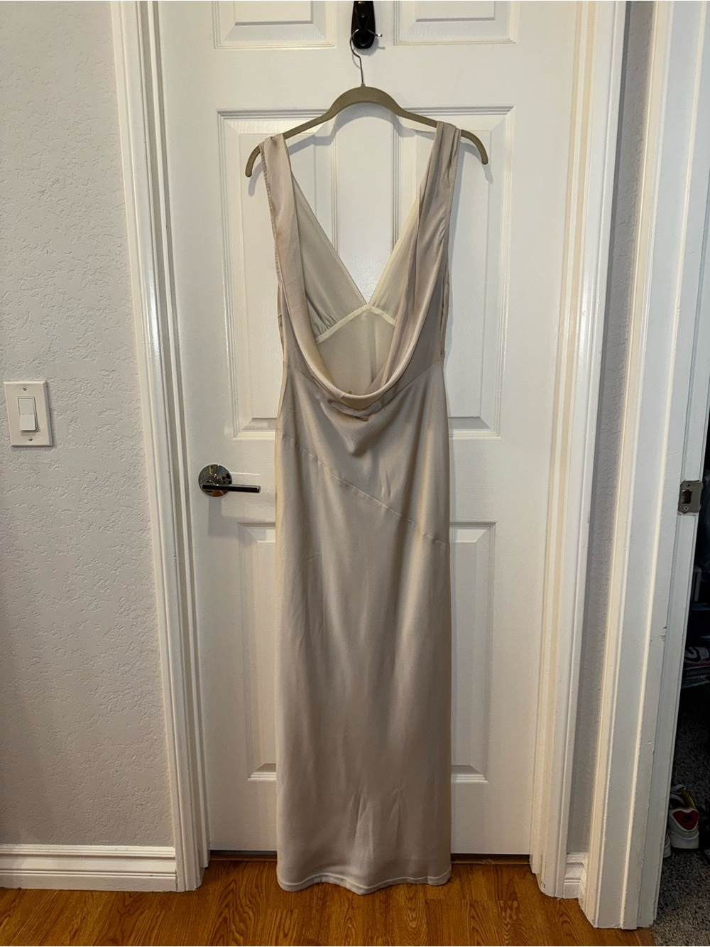 Meshki Nadia Maxi Satin Dress with Back Cowl in Silver Sz XL - Picture 10 of 16